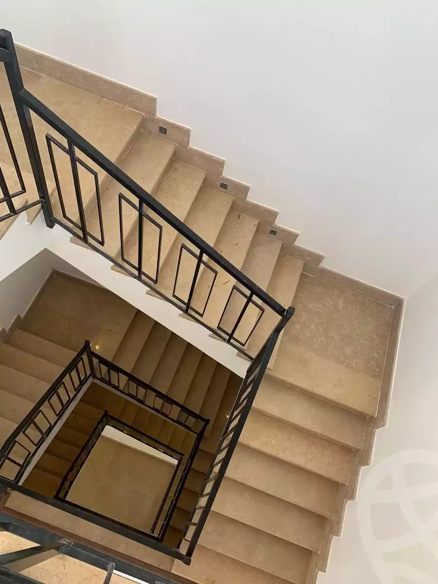 https://aqarmap.com.eg/ar/listing/6069400-for-rent-cairo-el-sheikh-zayed-city-compounds-kmbwnd-wyst-twn-swdyk