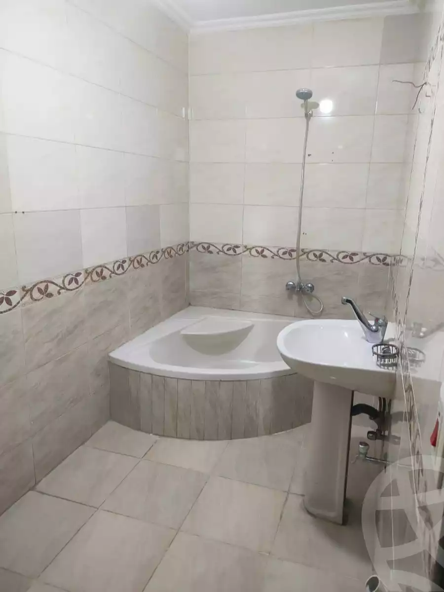 https://aqarmap.com.eg/en/listing/6071129-for-sale-cairo-helwan-helwan-el-sharkeya-mostafa-safwat-st