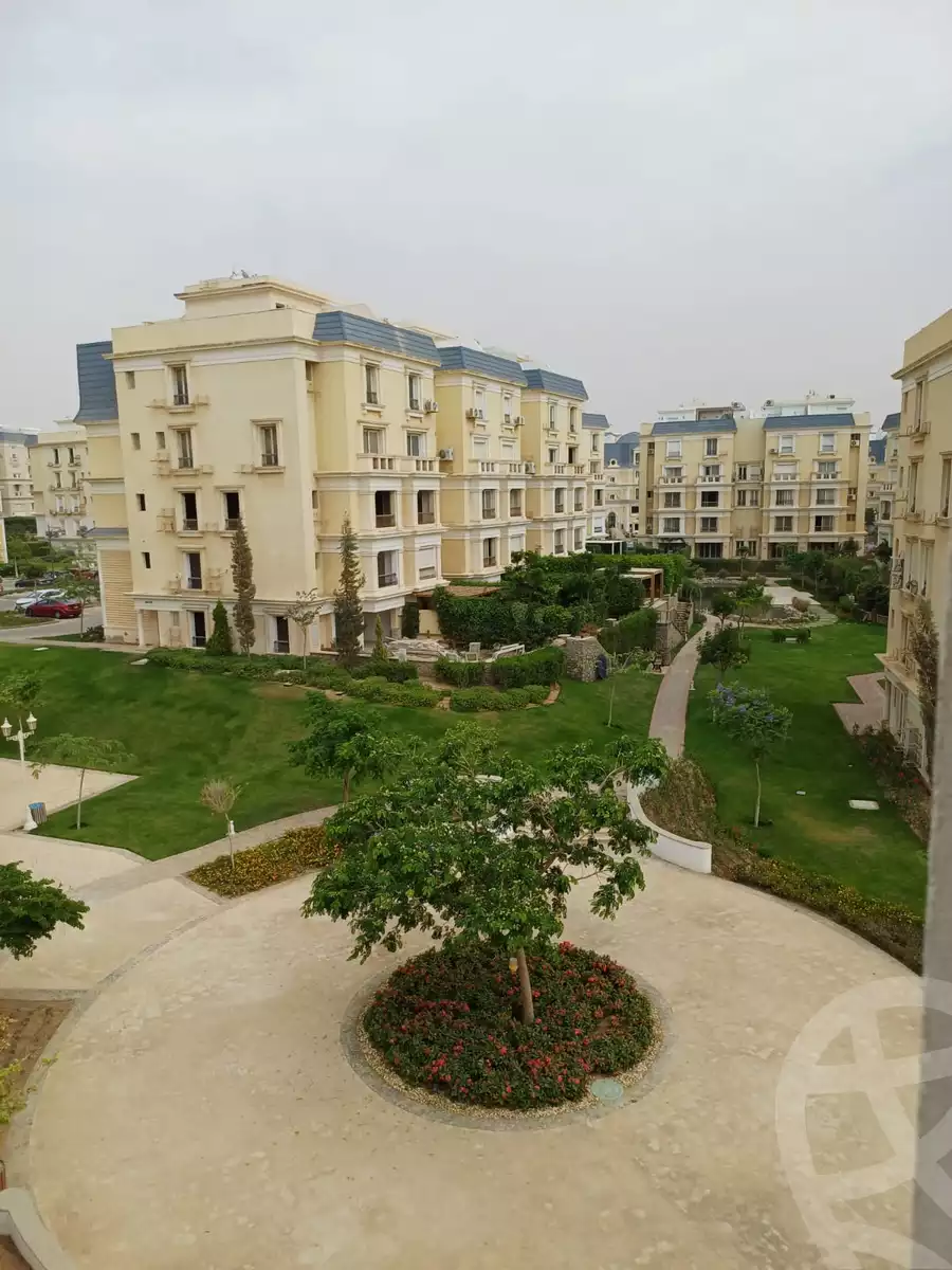 https://aqarmap.com.eg/en/listing/6071820-for-sale-cairo-new-cairo-compounds-mountain-view-hyde-park
