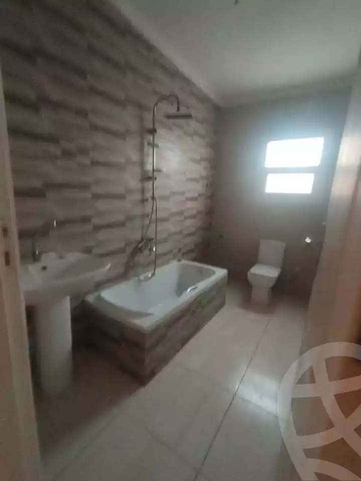 https://aqarmap.com.eg/en/listing/6073806-for-rent-cairo-mokattam-el-hadabah-el-wosta-rd-lmbhth