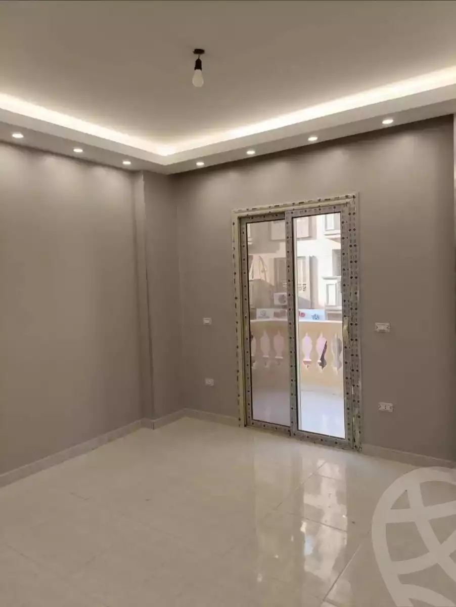 https://aqarmap.com.eg/en/listing/6075600-for-rent-cairo-mokattam-compounds-kmbwnd-rwyl-jrdnz