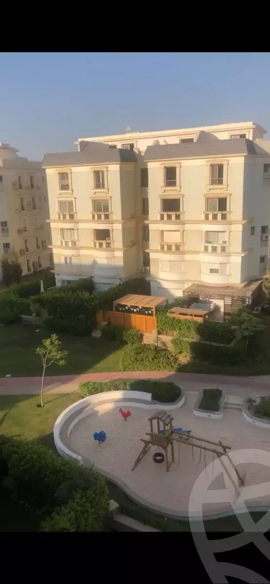 https://aqarmap.com.eg/en/listing/6076341-for-sale-cairo-new-cairo-compounds-mountain-view-hyde-park