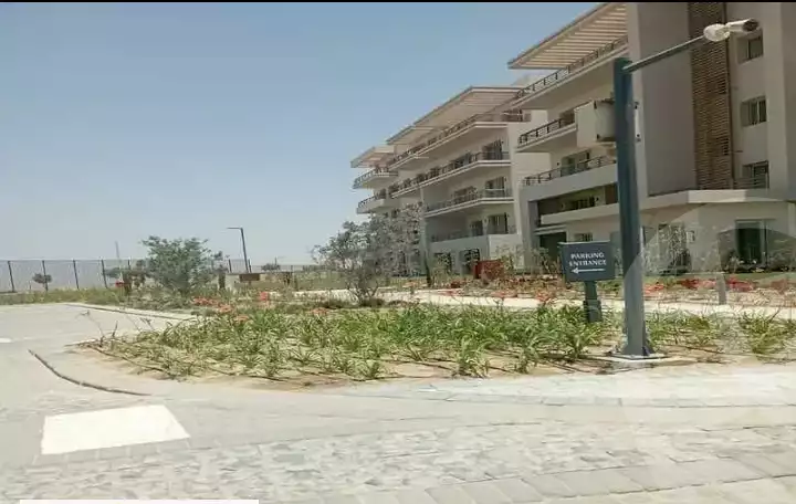 https://aqarmap.com.eg/ar/listing/6081574-for-sale-cairo-mokattam-compounds-uptown-cairo