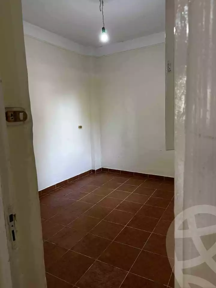 https://aqarmap.com.eg/ar/listing/6082250-for-sale-alexandria-moharram-bey-el-rasafa-st