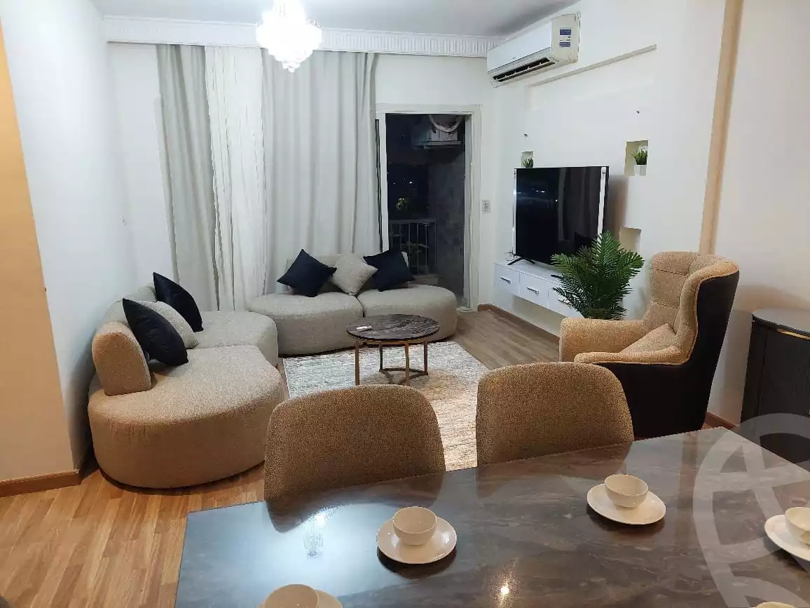 https://aqarmap.com.eg/en/listing/6083076-for-rent-cairo-el-sheikh-zayed-city-compounds-dh-drys