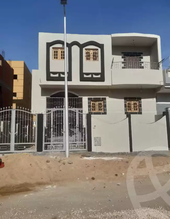 https://aqarmap.com.eg/ar/listing/6085438-for-sale-sharqia-10th-of-ramadan-al-hay-al-thamen-wa-eshroon