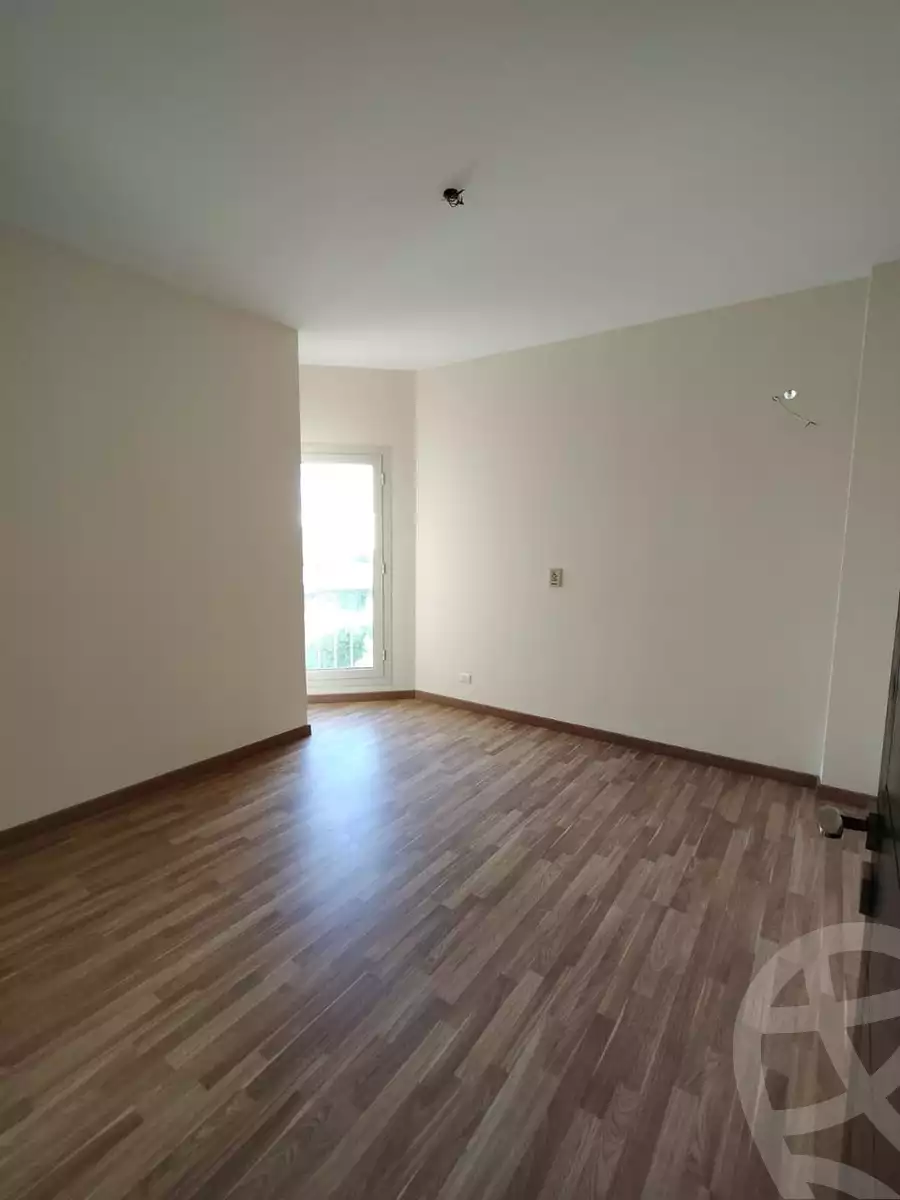 https://aqarmap.com.eg/en/listing/6092607-for-sale-cairo-el-sheikh-zayed-city-compounds-dh-drys