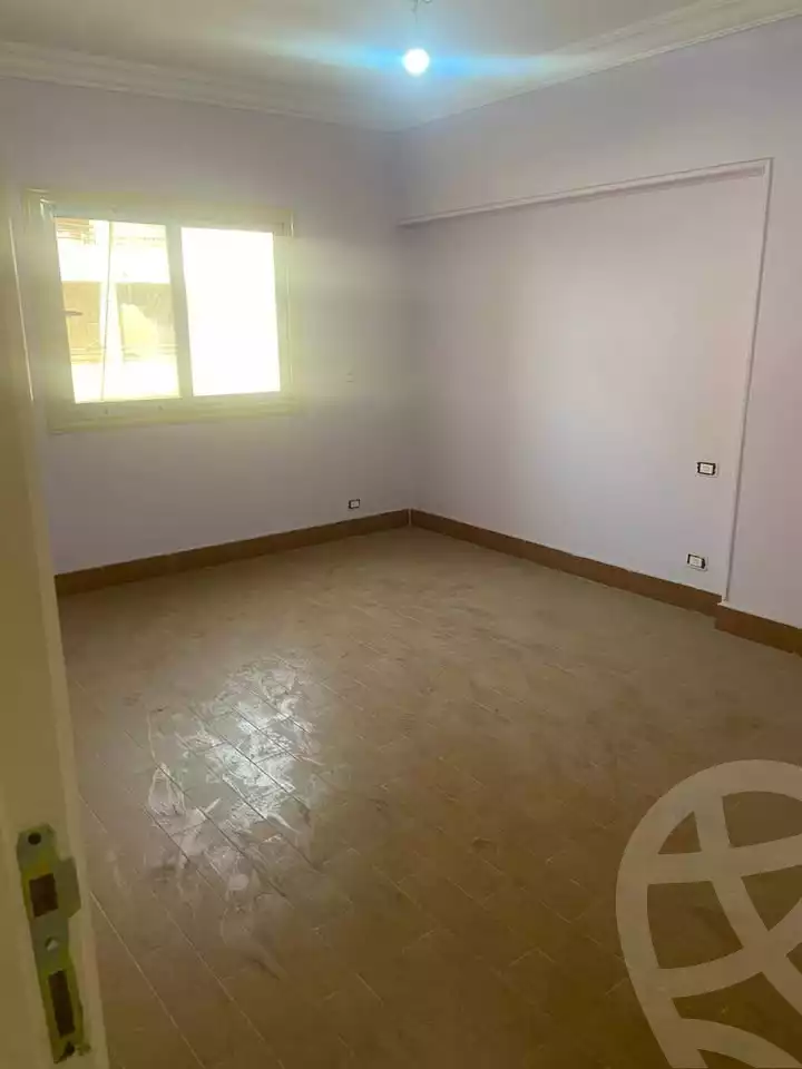https://aqarmap.com.eg/en/listing/6096133-for-sale-cairo-mokattam-lhdb-l-ly-el-naforah-square