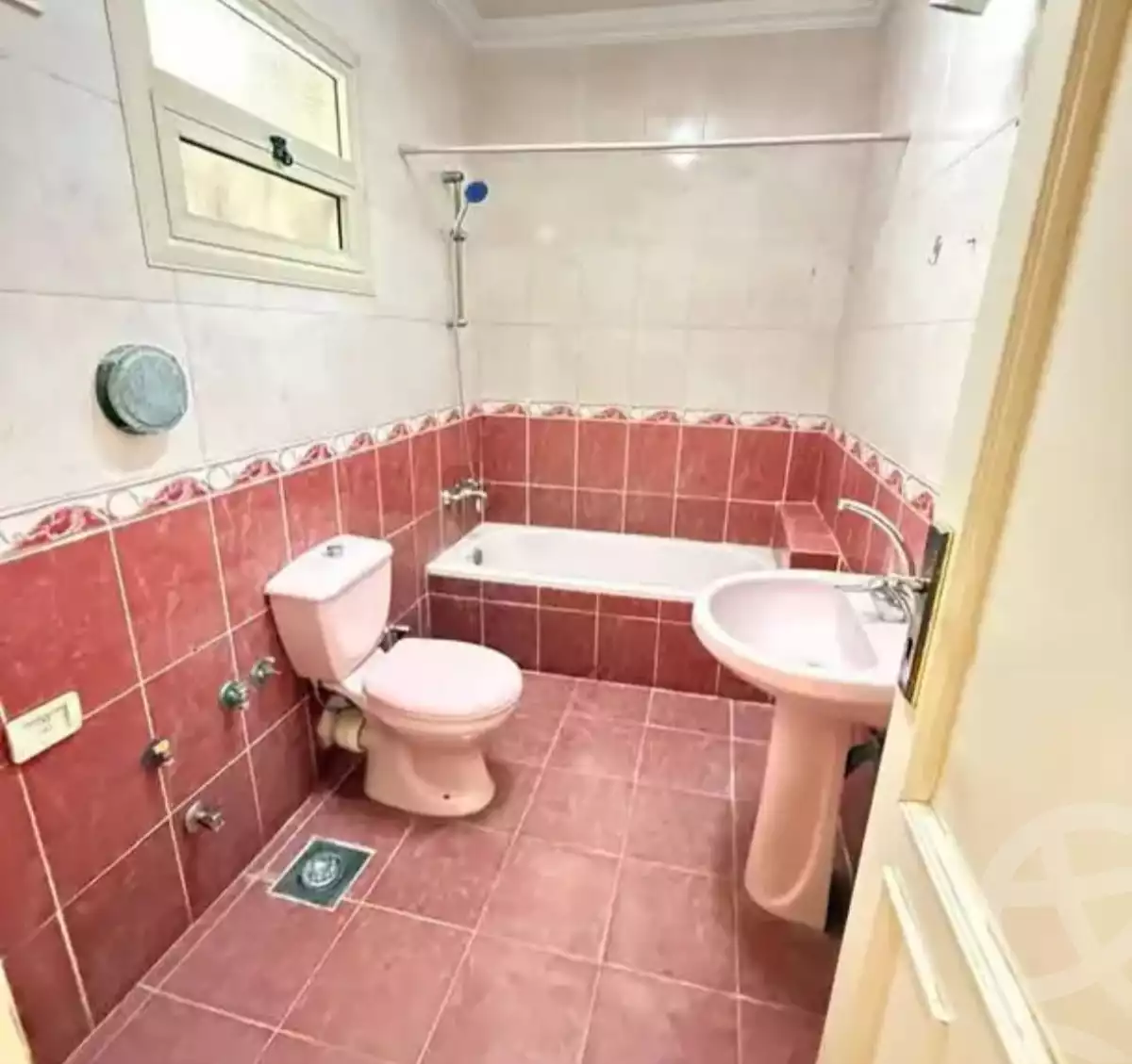 https://aqarmap.com.eg/en/listing/6102685-for-rent-cairo-mokattam-lhdb-l-ly-street-83