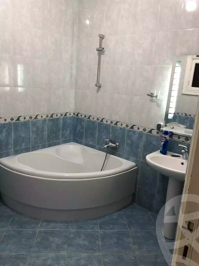 https://aqarmap.com.eg/ar/listing/6105582-for-rent-cairo-new-cairo-el-ahyaa-fifth-neighborhood-street-28