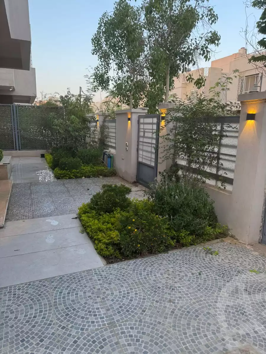 https://aqarmap.com.eg/en/listing/6108438-for-sale-cairo-el-sheikh-zayed-city-compounds-atrio