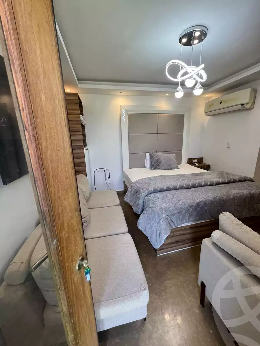 https://aqarmap.com.eg/en/listing/6113069-for-rent-cairo-el-sheikh-zayed-city-compounds-kmbwnd-wyst-twn-swdyk