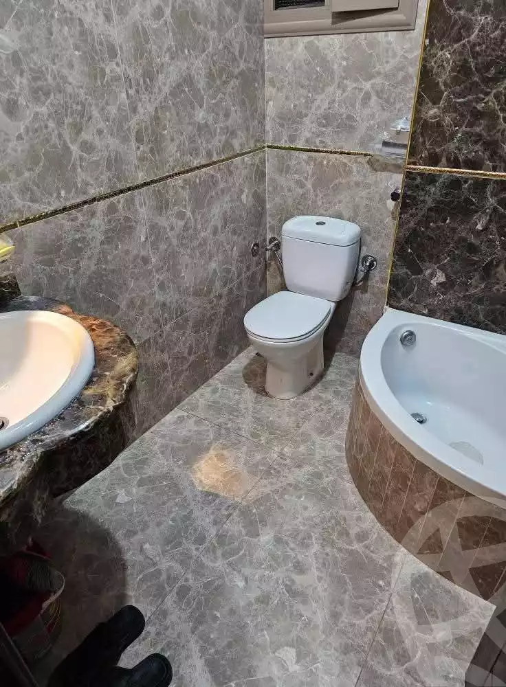 https://aqarmap.com.eg/en/listing/6120652-for-sale-sharqia-zagazig-zagazig-city-al-shahid-taiar-ahmed-bakr-st