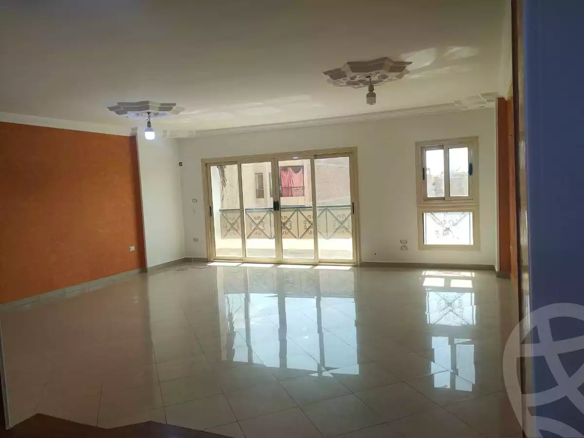 https://aqarmap.com.eg/ar/listing/6121997-for-sale-cairo-helwan-helwan-el-sharkeya-mostafa-safwat-st
