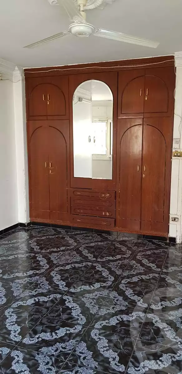 https://aqarmap.com.eg/en/listing/6124094-for-sale-cairo-helwan-helwan-el-sharkeya-saleh-sobhy-st