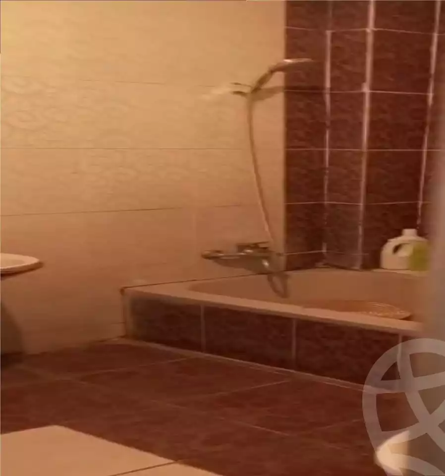 https://aqarmap.com.eg/ar/listing/6126892-for-sale-cairo-helwan-hadayek-helwan-nile-corniche-st