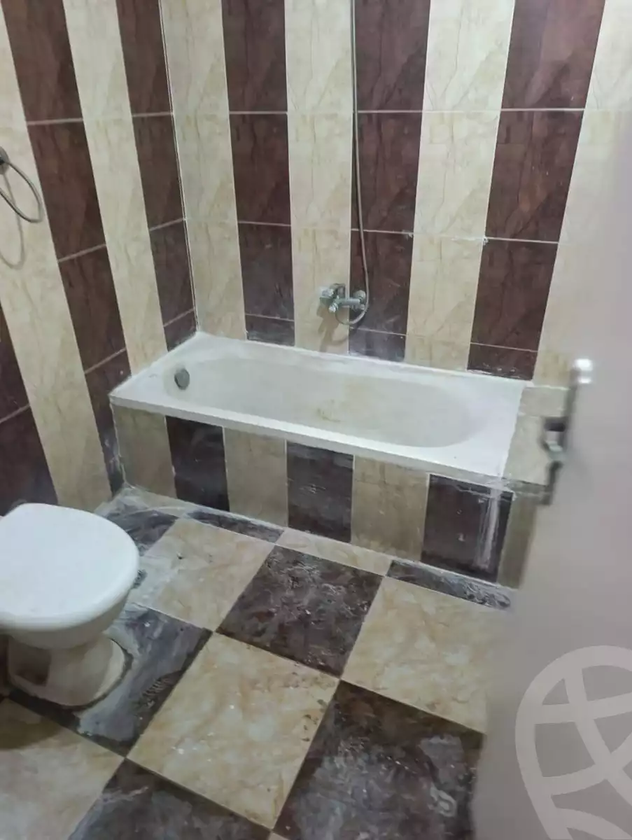https://aqarmap.com.eg/en/listing/6127229-for-rent-cairo-faisal-kafr-tohormos-queen-nazli-st