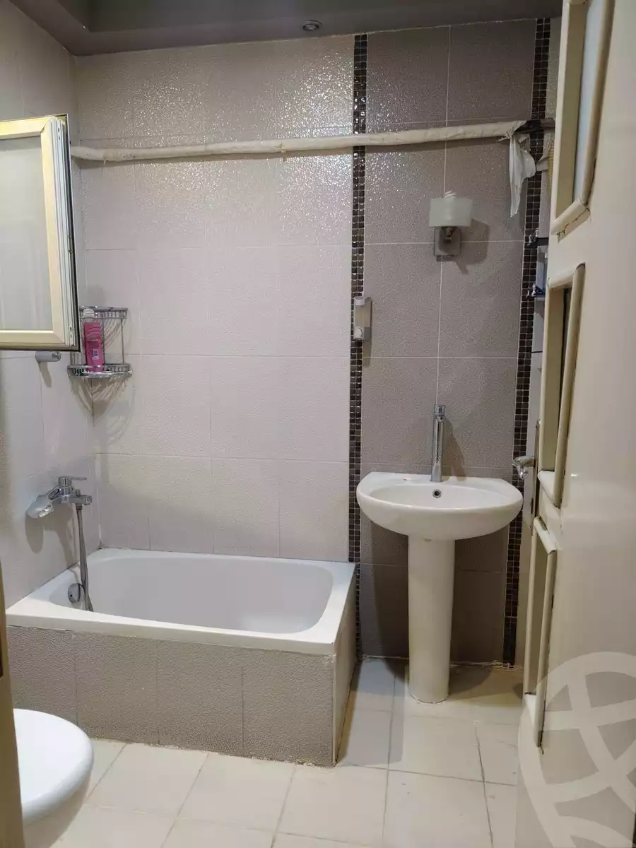 https://aqarmap.com.eg/ar/listing/6134467-for-sale-cairo-downtown-el-qasr-el-ayni