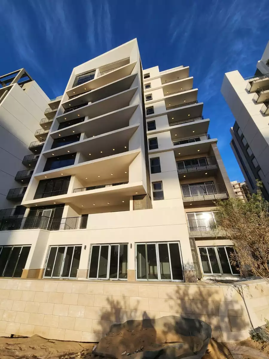 https://aqarmap.com.eg/ar/listing/6138580-for-rent-cairo-el-sheikh-zayed-city-compounds-zyd-wr-llttwyr-the-village-views