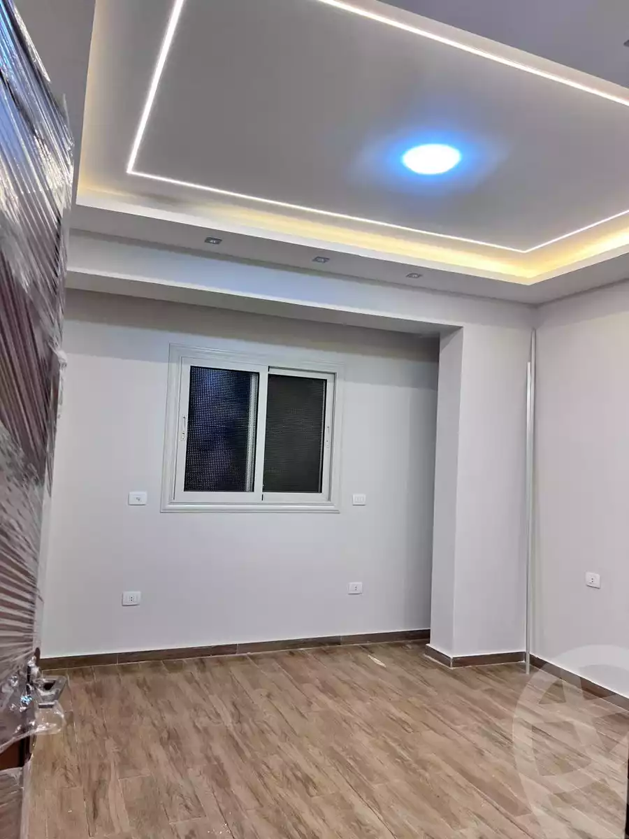 https://aqarmap.com.eg/ar/listing/6139210-for-rent-cairo-new-cairo-ganob-el-akadamiya-south-academy-h-el-shaheed-mohamed-zrd-st