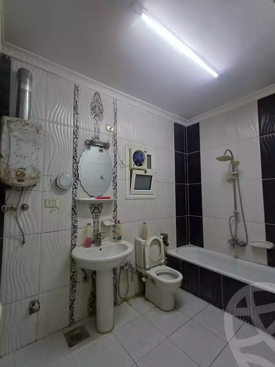 https://aqarmap.com.eg/en/listing/6142785-for-sale-qalyubia-shubra-el-khaima-el-shareaa-el-gadid-st