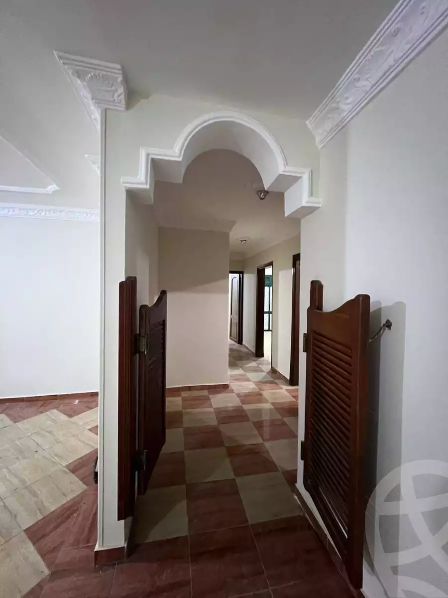 https://aqarmap.com.eg/en/listing/6143888-for-sale-cairo-helwan-helwan-el-sharkeya-mostafa-safwat-st