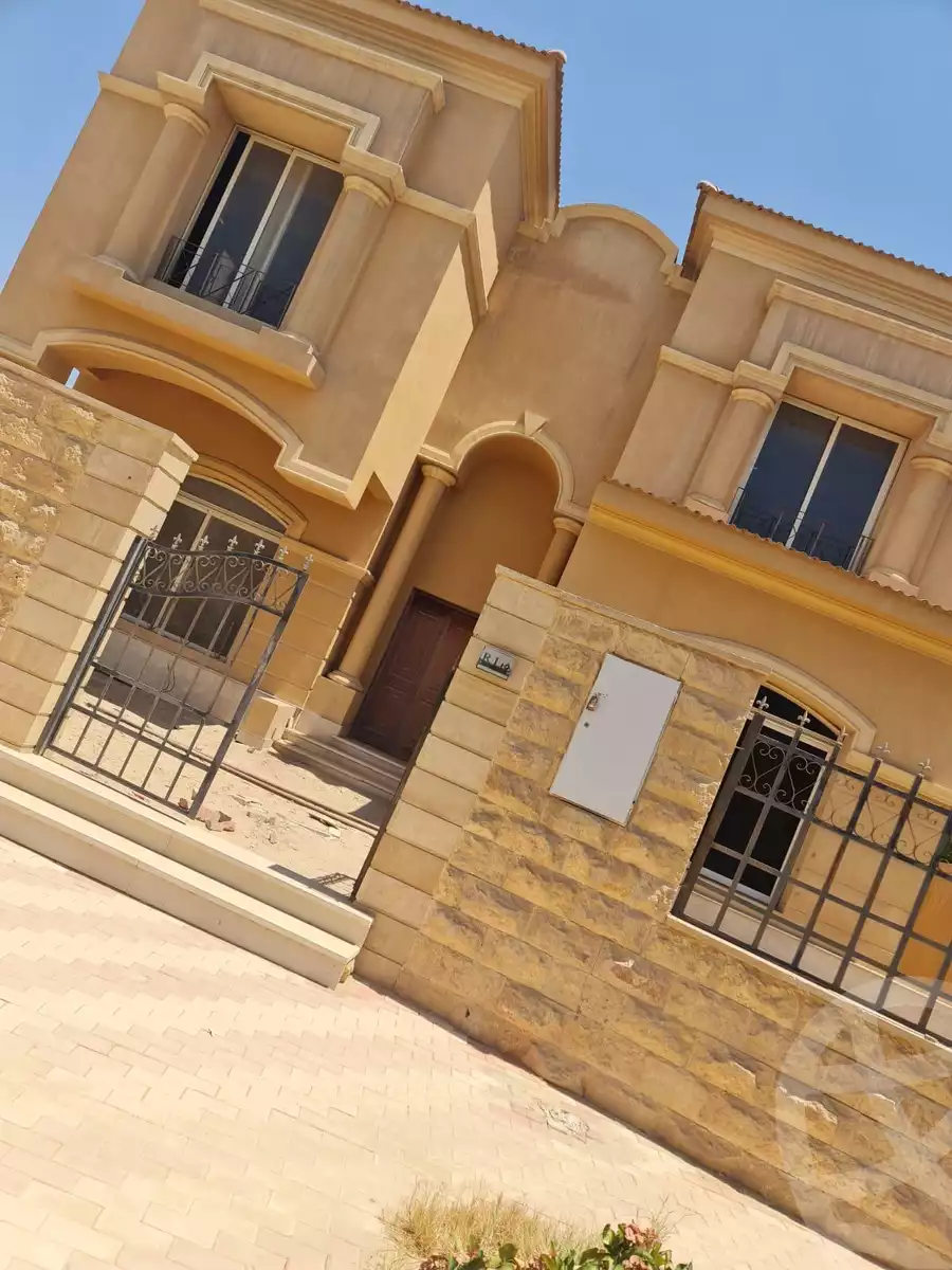 https://aqarmap.com.eg/ar/listing/6147687-for-sale-cairo-el-sheikh-zayed-city-compounds-royal-meadows