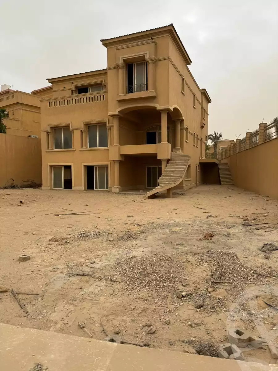 https://aqarmap.com.eg/ar/listing/6147687-for-sale-cairo-el-sheikh-zayed-city-compounds-royal-meadows