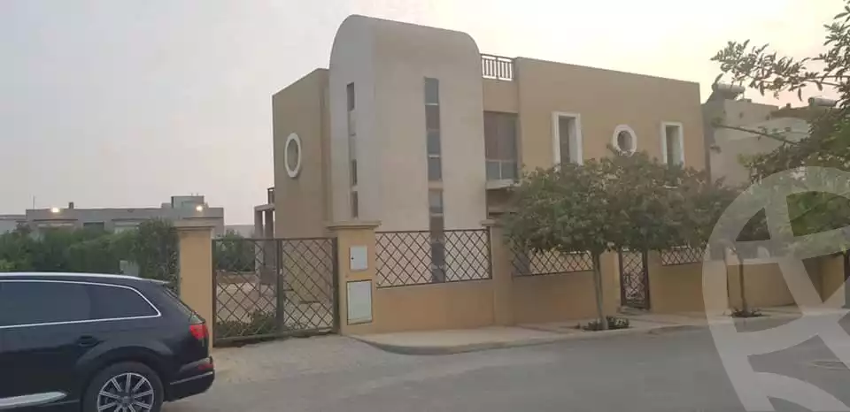 https://aqarmap.com.eg/ar/listing/6152574-for-sale-cairo-el-sheikh-zayed-city-compounds-kmbwnd-ljry-swdyk