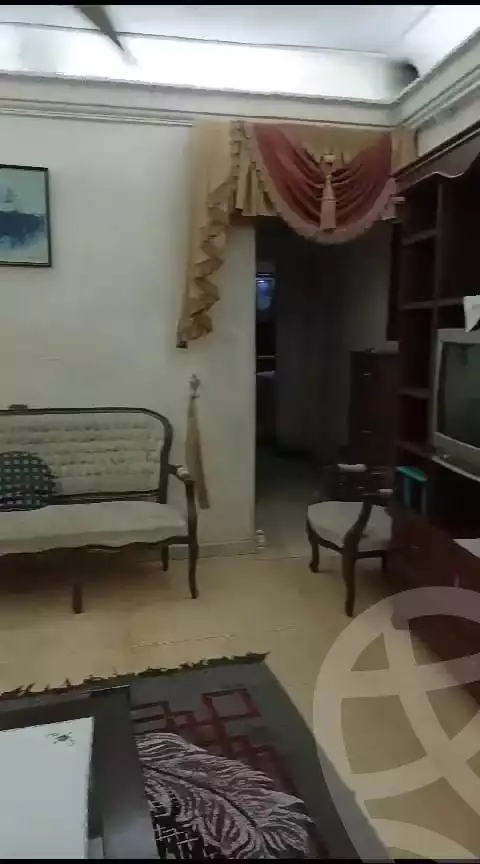 https://aqarmap.com.eg/ar/listing/6153778-for-rent-cairo-faisal-kafr-tohormos-queen-nazli-st