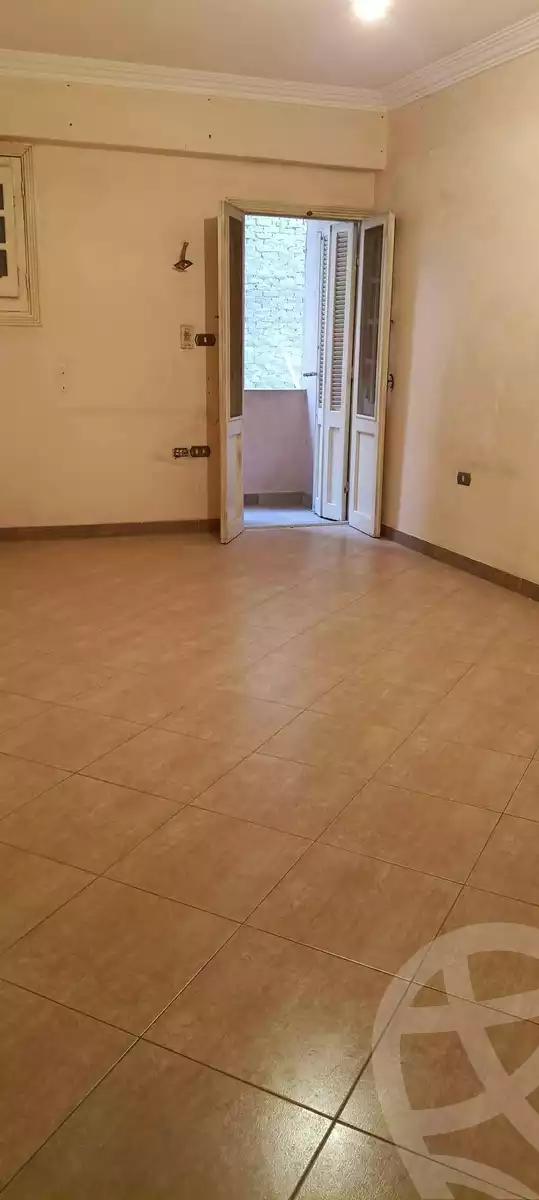 https://aqarmap.com.eg/en/listing/6154673-for-sale-qalyubia-shubra-el-khaima-shubra-el-khaima-city-hamis-st