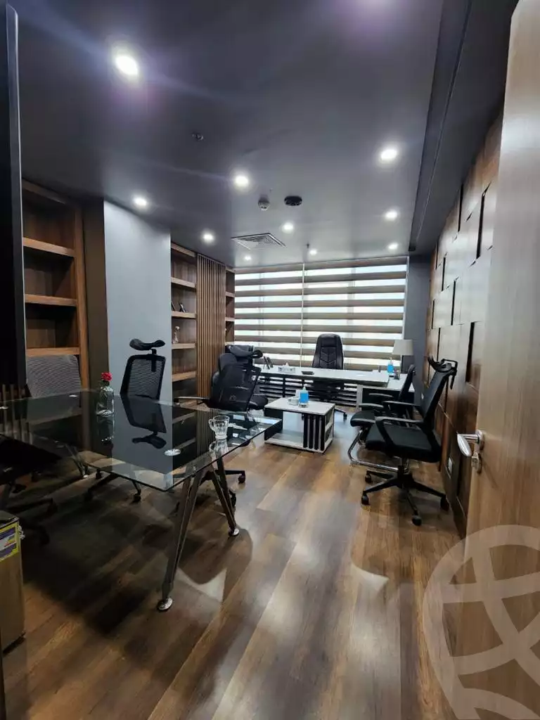 https://aqarmap.com.eg/ar/listing/6156500-for-rent-cairo-new-cairo-compounds-tryfywm-byzns-kwmblks-nm-llttwyr