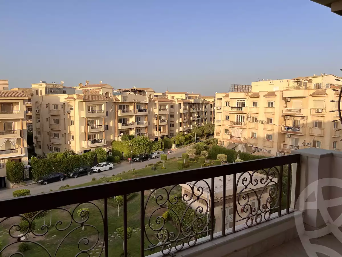https://aqarmap.com.eg/en/listing/6167939-for-rent-cairo-6th-of-october-compounds-family-land