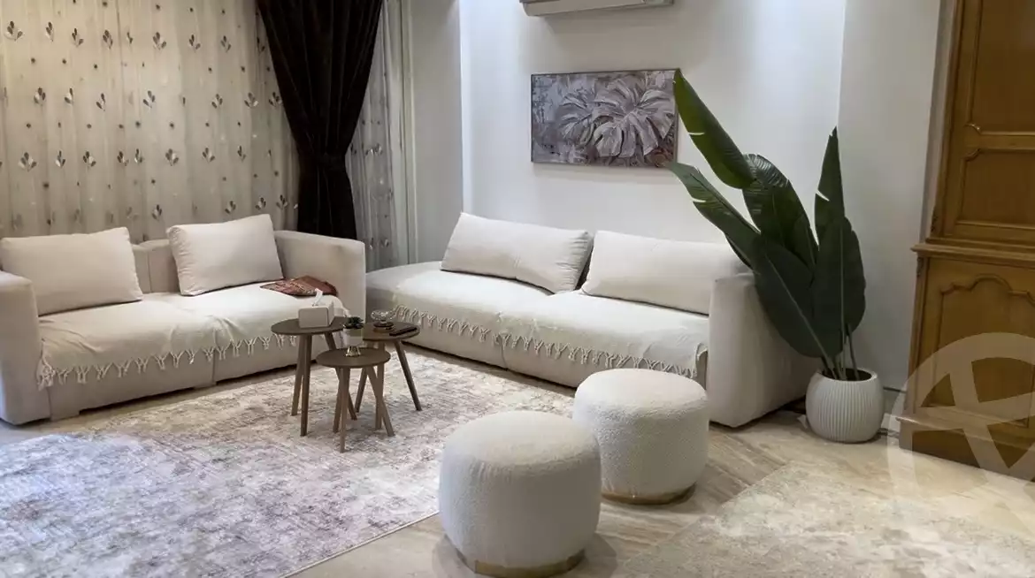https://aqarmap.com.eg/en/listing/6167939-for-rent-cairo-6th-of-october-compounds-family-land