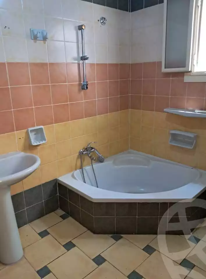 https://aqarmap.com.eg/en/listing/6168223-for-sale-alexandria-ganaklis