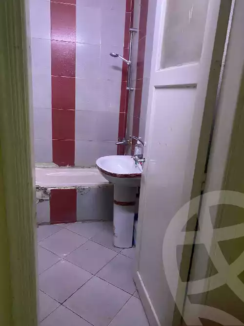https://aqarmap.com.eg/en/listing/6167314-for-sale-cairo-el-zaytun-hlmy-lzytwn-ibn-el-hakam-sq