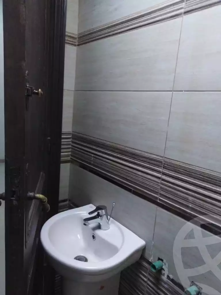https://aqarmap.com.eg/ar/listing/6177302-for-rent-cairo-downtown-bab-el-loaa-talaat-harb-st