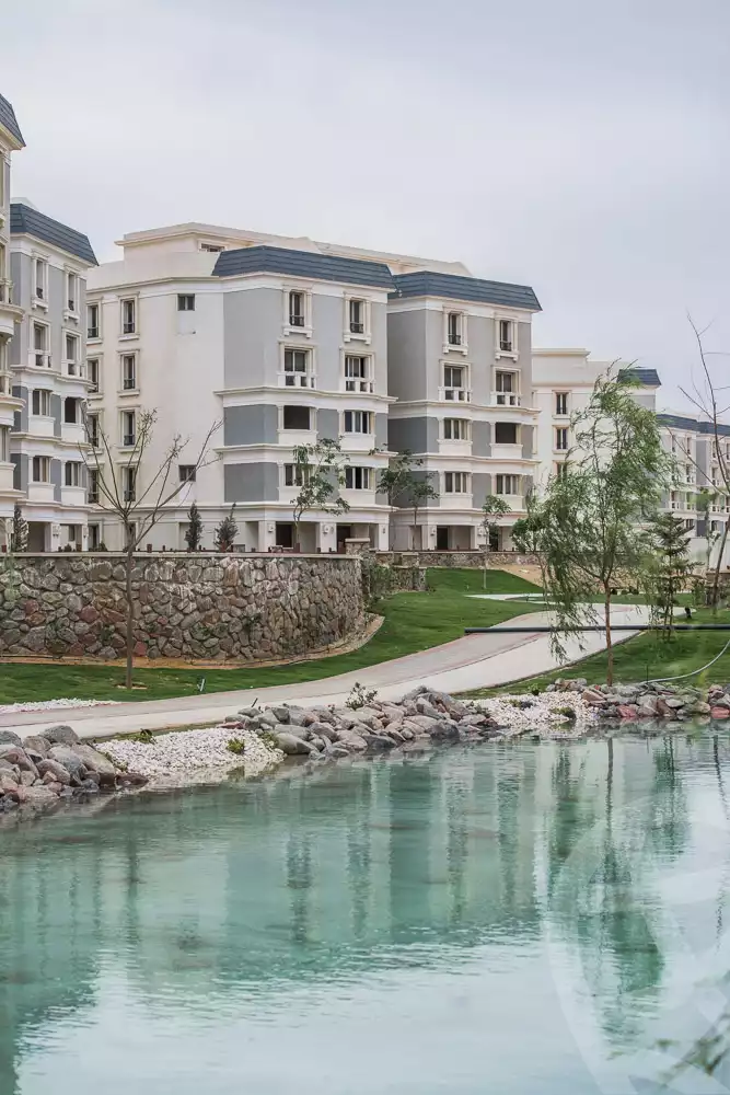 https://aqarmap.com.eg/ar/listing/6178066-for-sale-cairo-new-cairo-compounds-mountain-view-hyde-park