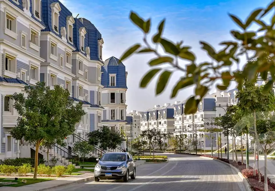 https://aqarmap.com.eg/ar/listing/6178147-for-sale-cairo-new-cairo-compounds-mountain-view-hyde-park