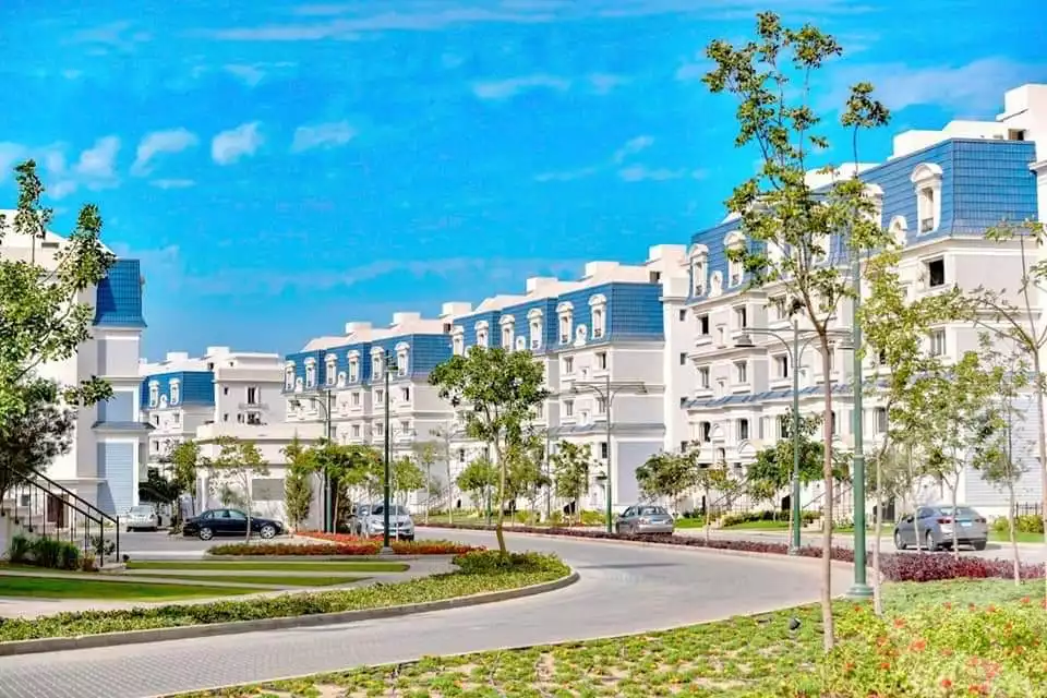 https://aqarmap.com.eg/ar/listing/6178142-for-sale-cairo-new-cairo-compounds-mountain-view-hyde-park