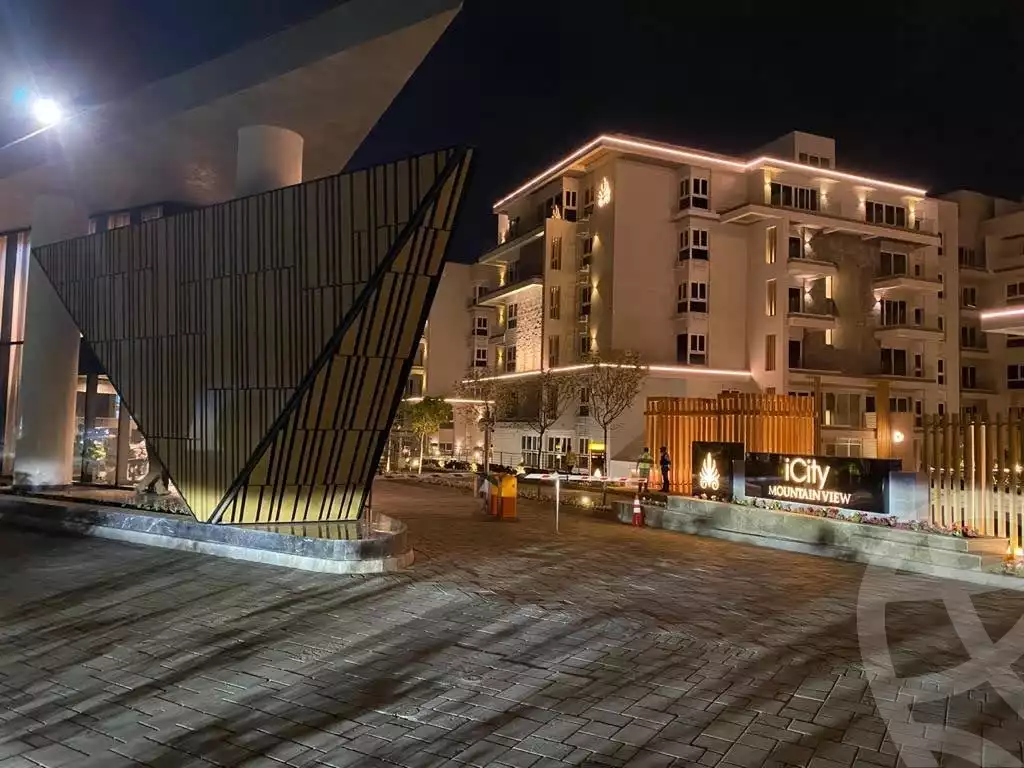 https://aqarmap.com.eg/ar/listing/6178261-for-sale-cairo-new-cairo-compounds-mwntn-fyw-y-syty-club-park-mountain-view-icity