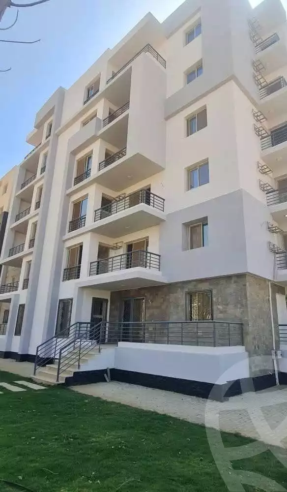 https://aqarmap.com.eg/en/listing/6179766-for-sale-cairo-el-sheikh-zayed-city-lshykh-zyd-ljdyd-west-view-residence-hdp