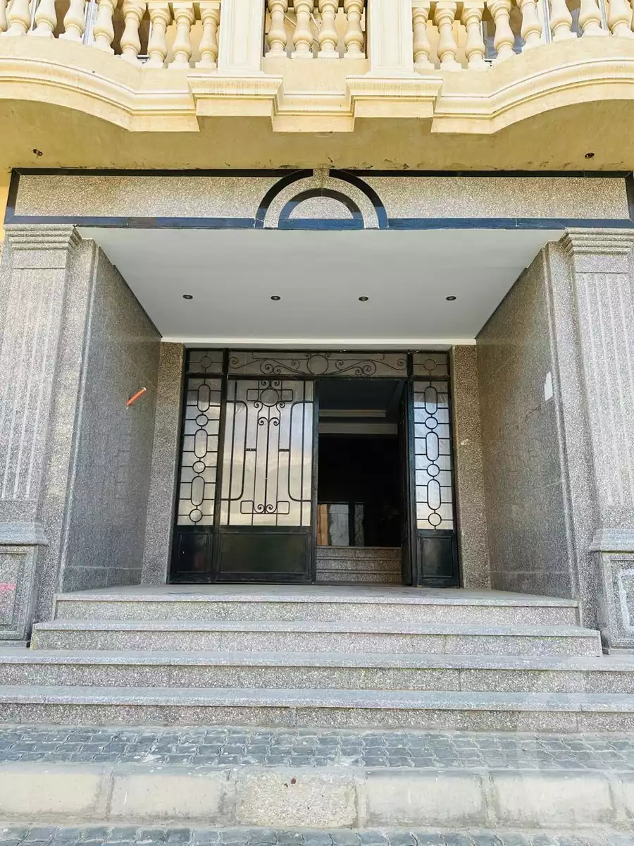 https://aqarmap.com.eg/ar/listing/6179833-for-sale-cairo-new-cairo-compounds-el-ashrafia