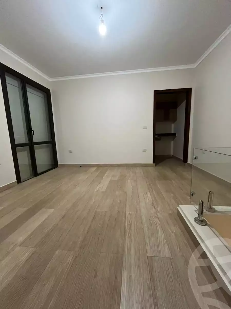 https://aqarmap.com.eg/ar/listing/6180345-for-rent-cairo-el-sheikh-zayed-city-compounds-kmbwnd-wyst-twn-swdyk