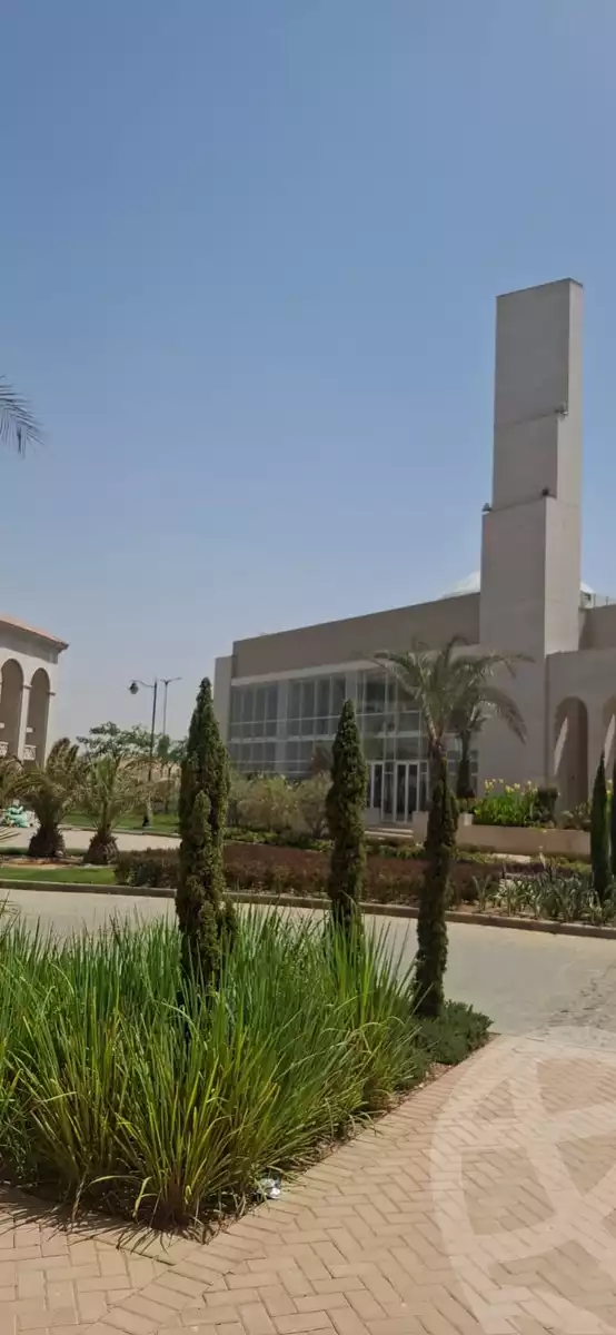 https://aqarmap.com.eg/en/listing/6183303-for-sale-cairo-el-sheikh-zayed-city-compounds-kmbwnd-fyldj-wyst-dr-llttwyr