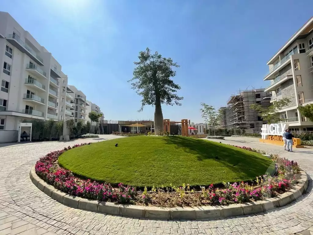 https://aqarmap.com.eg/ar/listing/6183472-for-sale-cairo-new-cairo-compounds-mwntn-fyw-y-syty-creek-park-mountain-view-icity