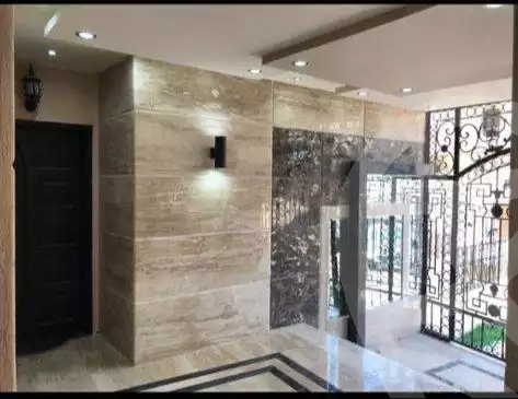 https://aqarmap.com.eg/ar/listing/6185395-for-sale-cairo-new-cairo-south-investors-mohammed-nagib-axis-st