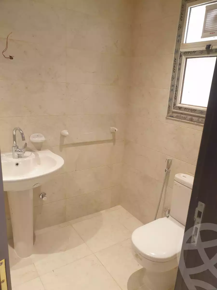 https://aqarmap.com.eg/ar/listing/6190647-for-rent-cairo-new-cairo-compounds-brwmynd-ryzydns-wdy-djl-llttwyr