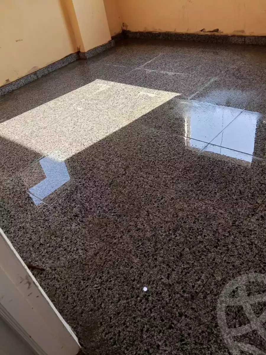 https://aqarmap.com.eg/ar/listing/6198630-for-sale-cairo-el-sheikh-zayed-city-el-hay-el-hady-ashaer-area-1-street-10