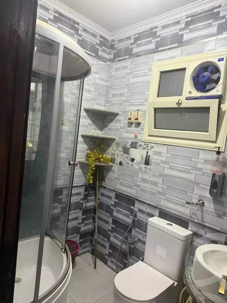 https://aqarmap.com.eg/ar/listing/6201794-for-sale-cairo-helwan-hadayek-helwan-nile-corniche-st